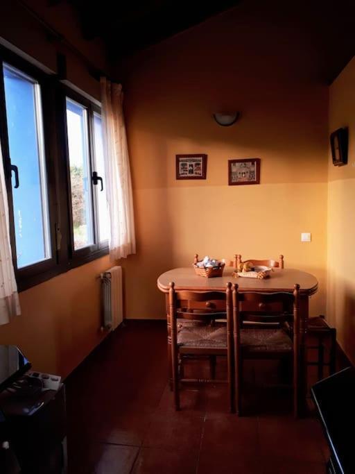 La casa azul: Un lugar mágico y acogedor en finca Juncedo Esterno foto
